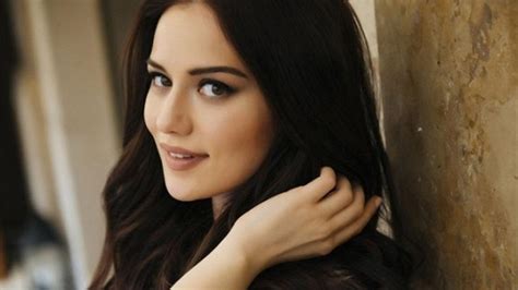 Fahriye Evcen's Dazzling Debut: Istanbul Awakens to Turkish Cinema's Golden Girl!